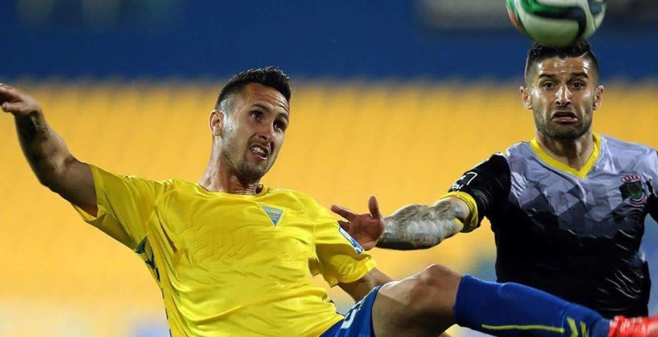 FB体育注册网址-包含葡超强队失利队员情绪低落积极备战的词条