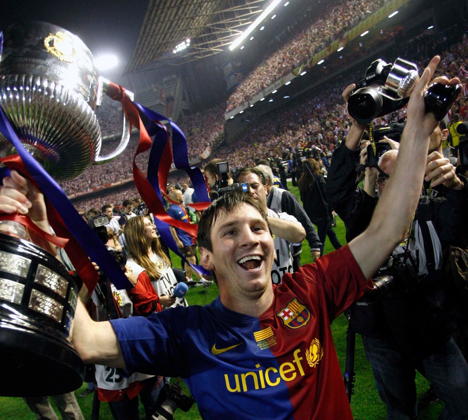 FB体育在线-关于巴塞罗那豪取胜利，压力减轻，冲击联赛冠军的信息