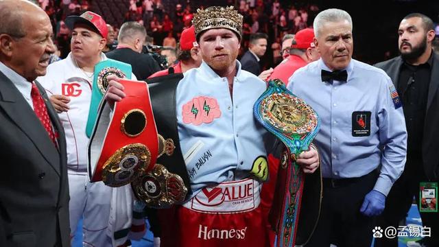 墨西哥拳击选手在比赛中尽显过人技艺