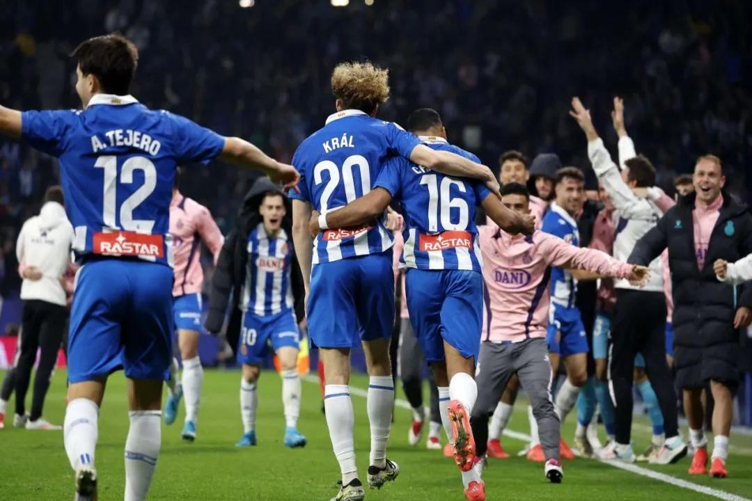 西班牙人防守失误，遭遇主场失利