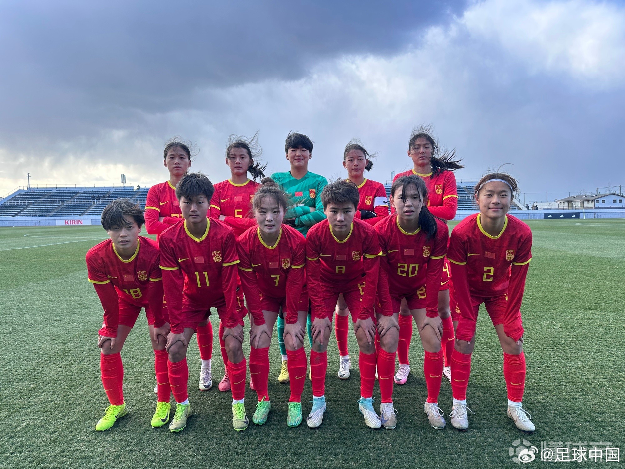 足球女队战胜劲旅,夺回领先地位! 足球女队战胜劲旅,夺回领先地位!