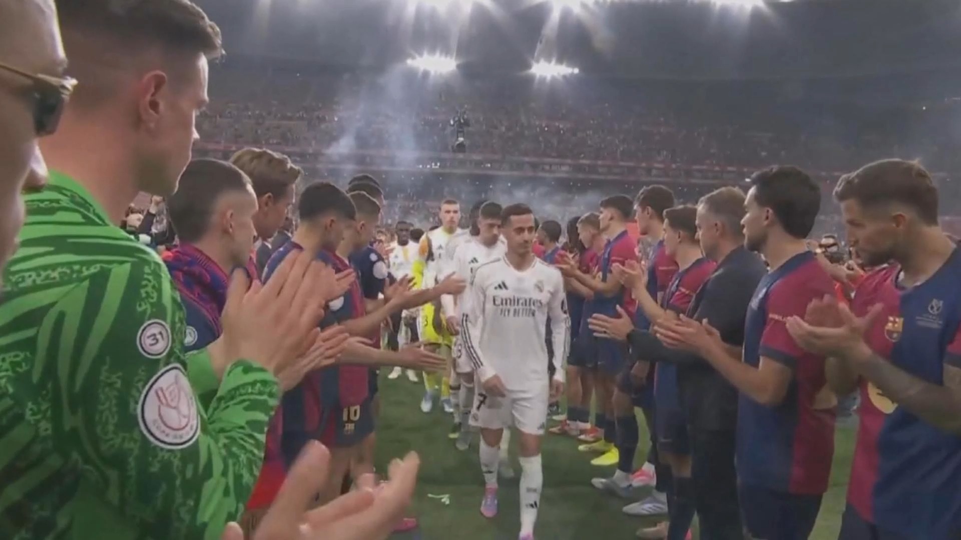 FB体育在线-皇家马德里巴萨再聚首，胜负难断