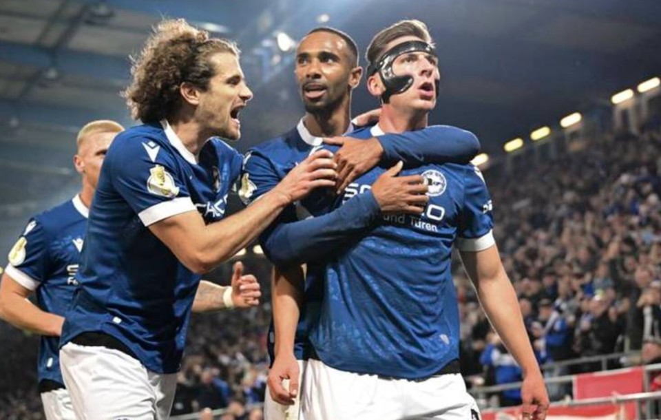 FB体育官网-柏林联队员连续进球，助球队取胜