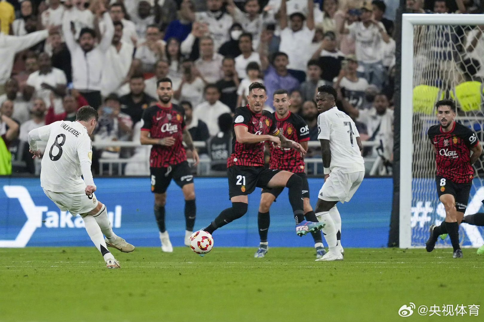 西班牙队无缘胜利，遭中国队逆袭