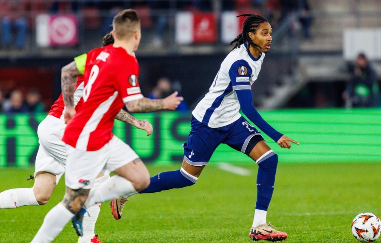 荷甲劲旅不敌英超球队，遭遇惨败