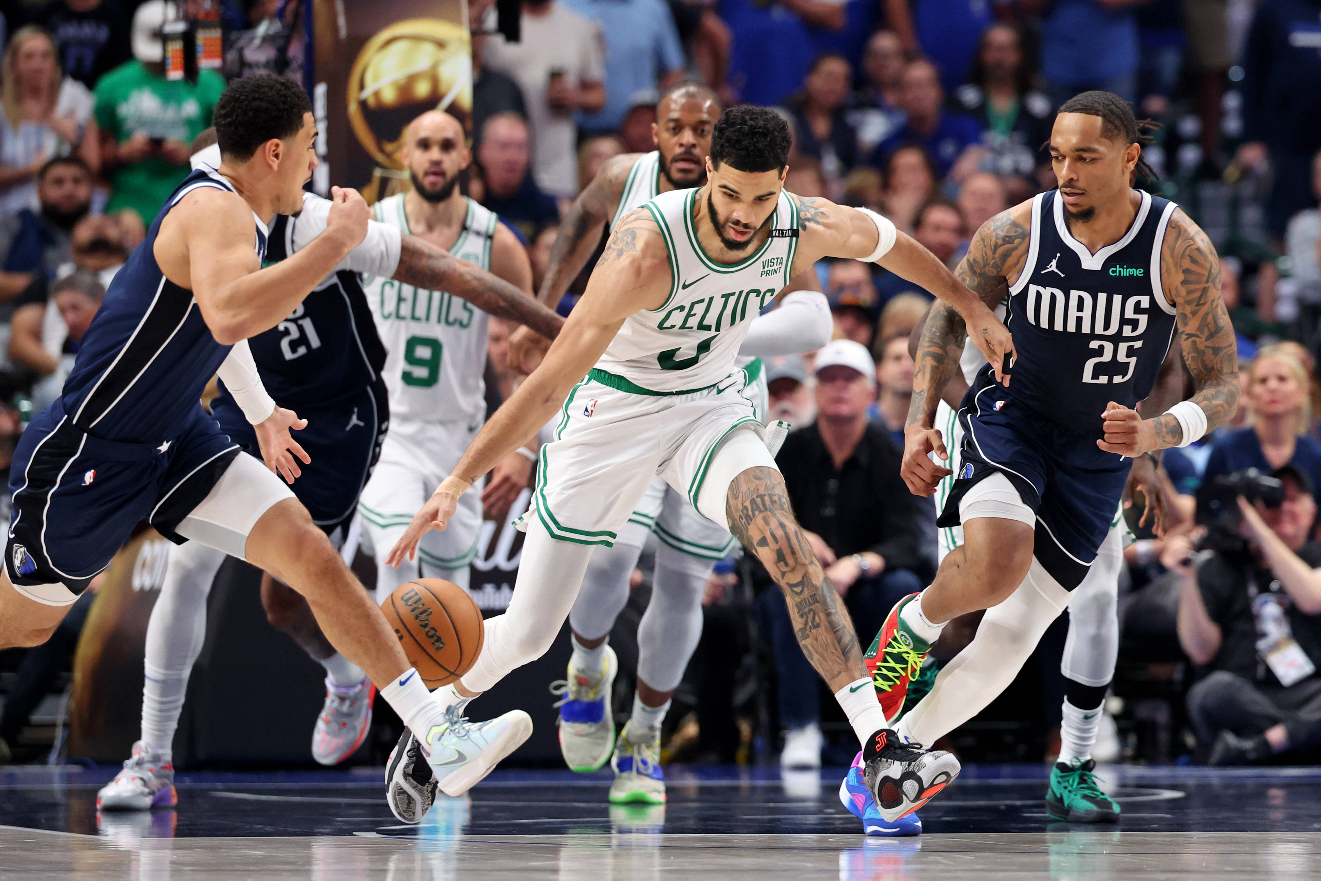 -欧文带领凯尔特人队赢得比赛