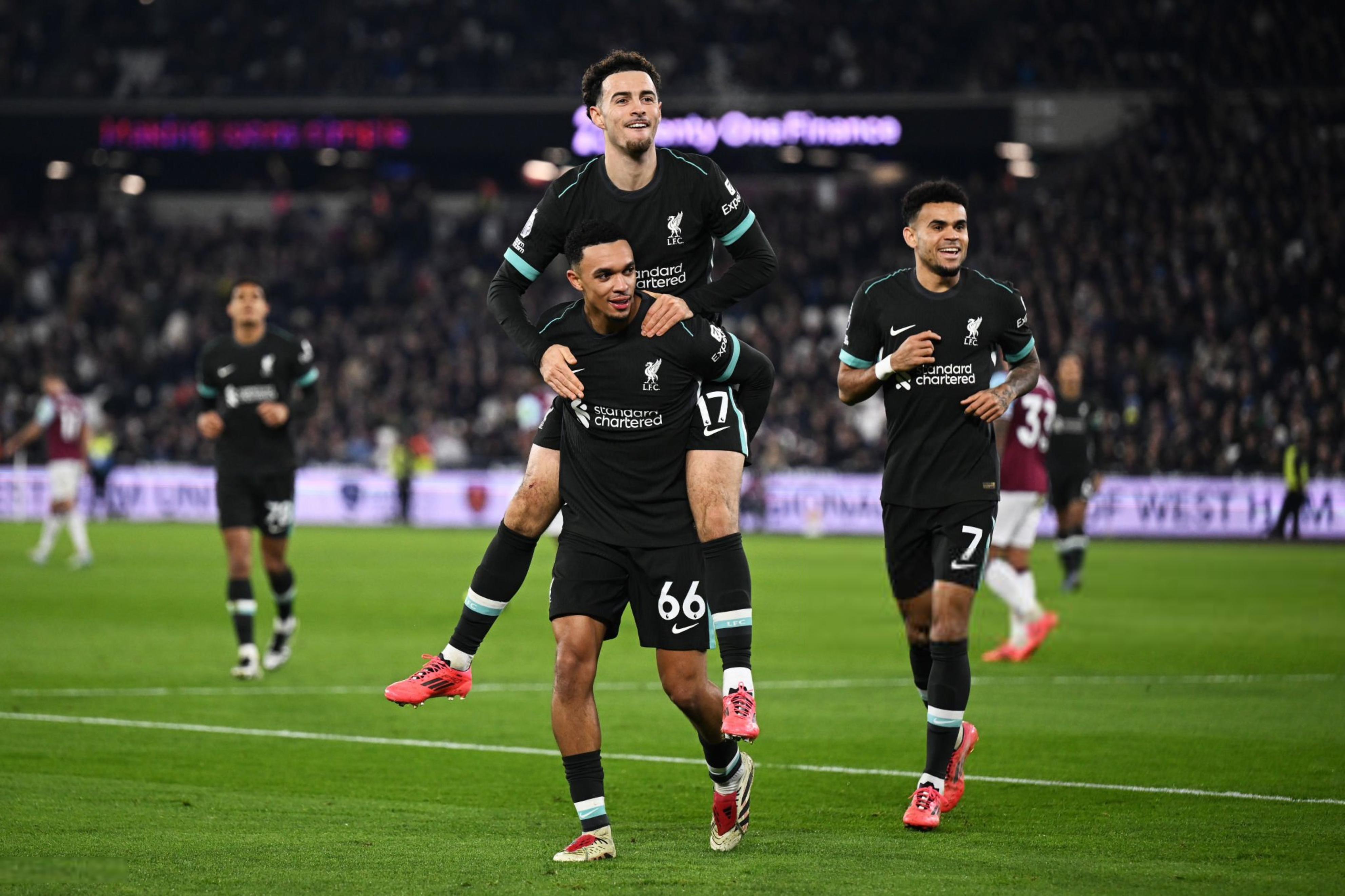 利物浦豪取胜仗:主场佳绩,领跑榜首 利物浦豪取胜仗:主场佳绩,领跑榜首