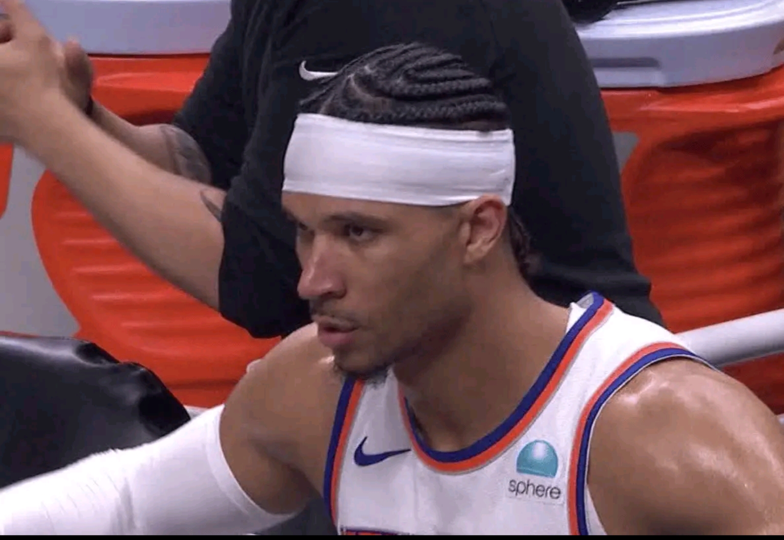 FB体育娱乐-猛龙击败尼克斯，重返东部前四