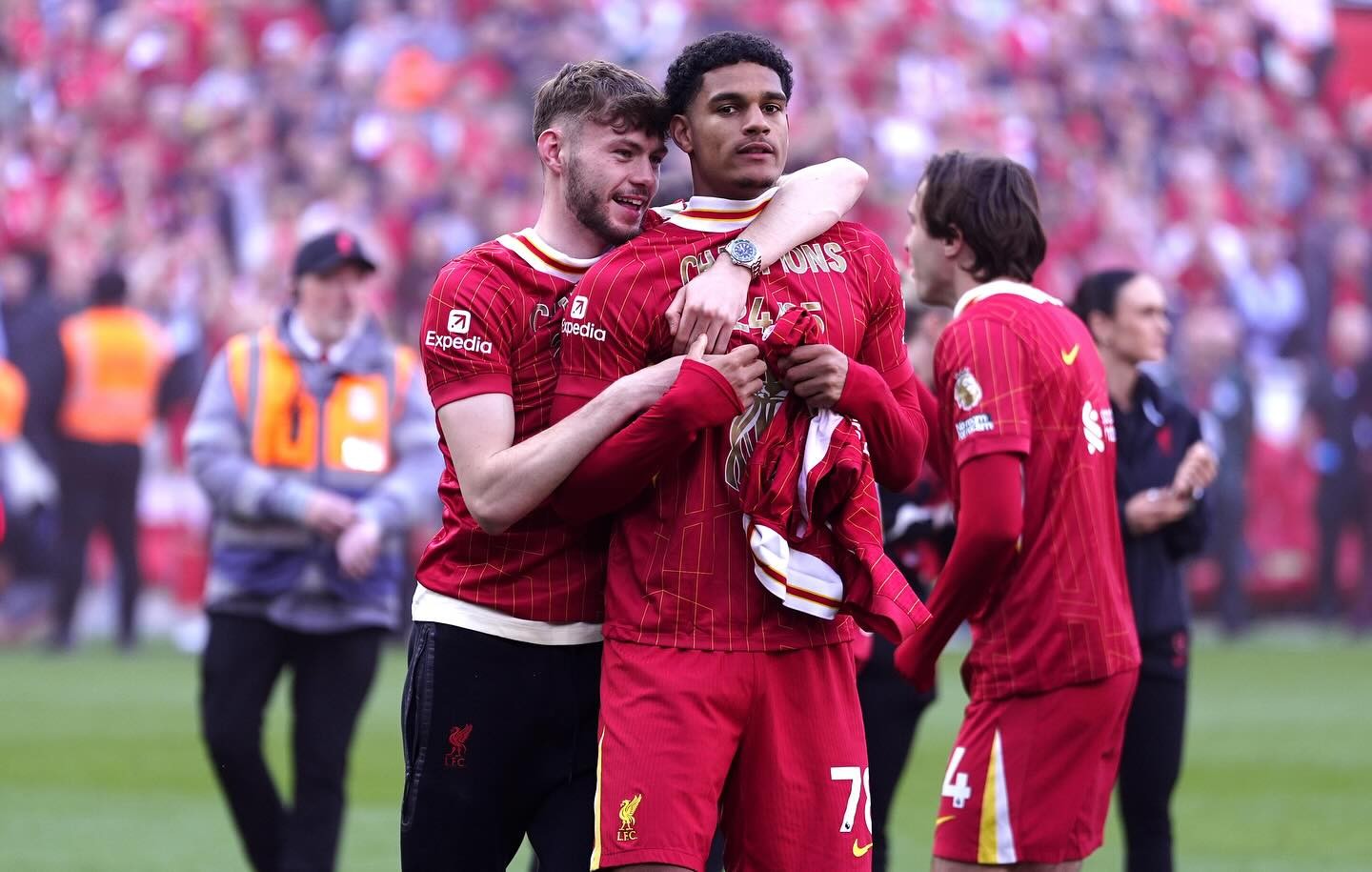 德国大胜北爱尔兰,全取三分加强领先 德国大胜北爱尔兰,全取三分加强领先