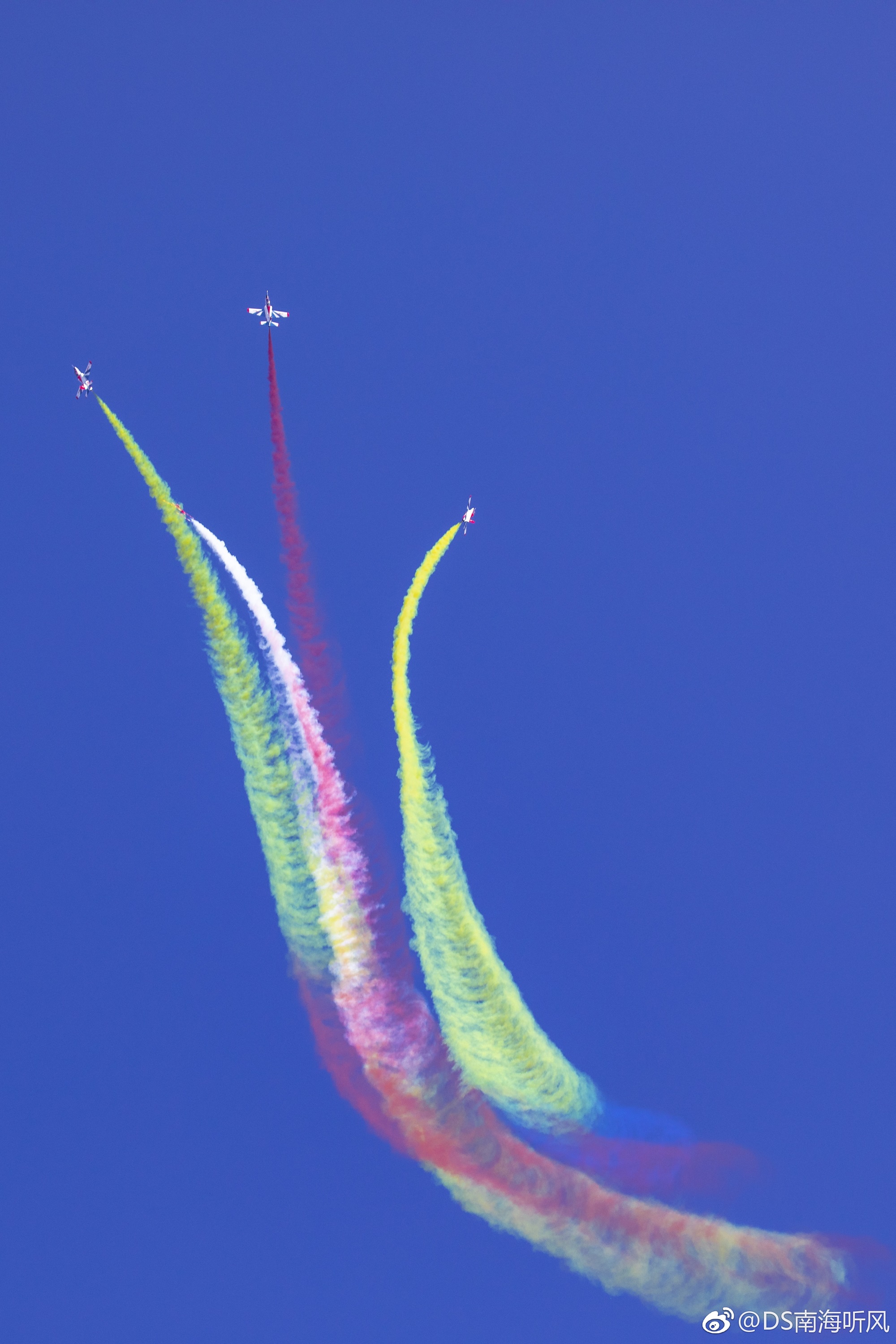 空中芭蕾！中国双人高梁滑翔决赛夺金