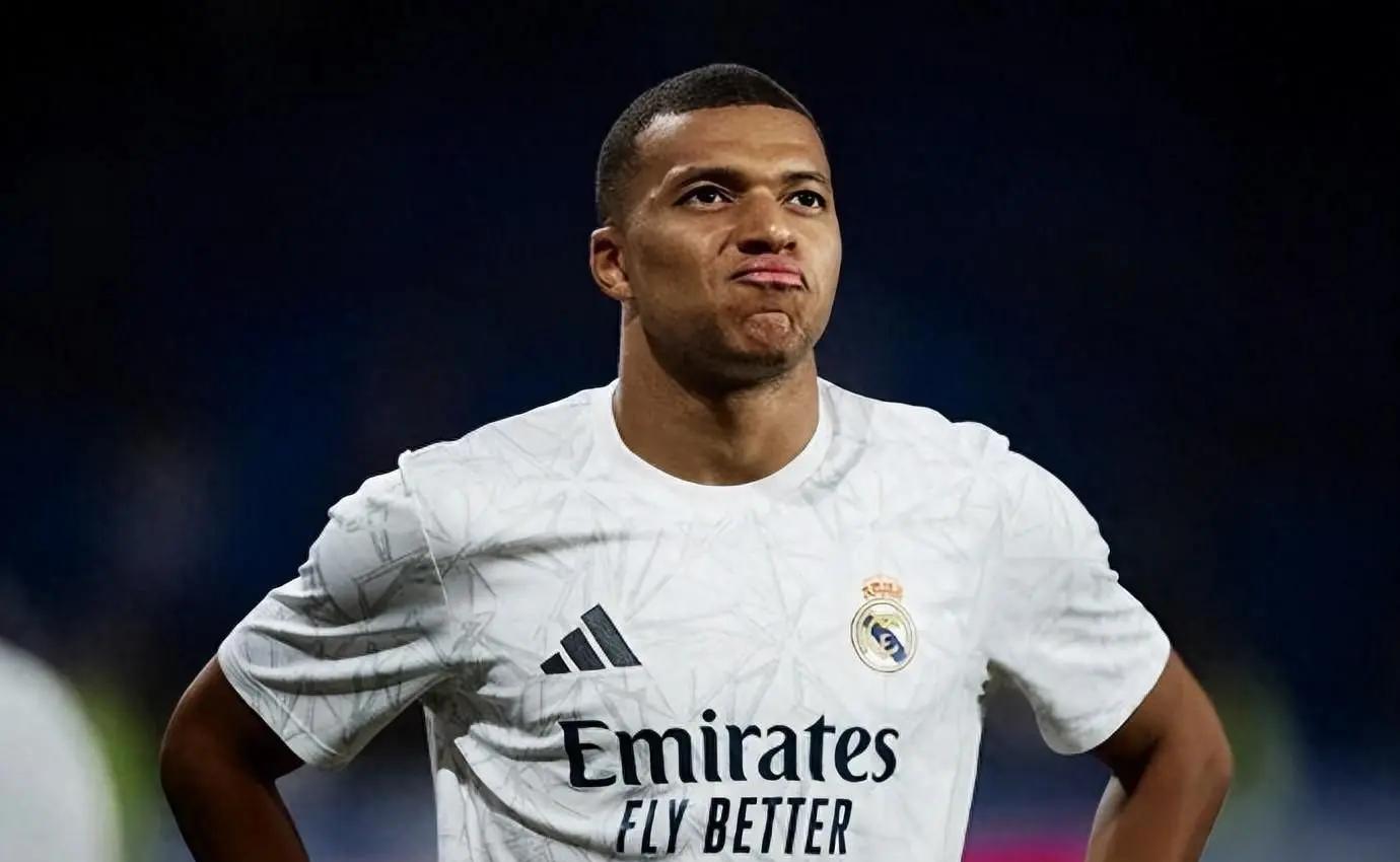 安格斯对阵巴黎圣日耳曼:顶级强队火力全开 安格斯对阵巴黎圣日耳曼:顶级强队火力全开