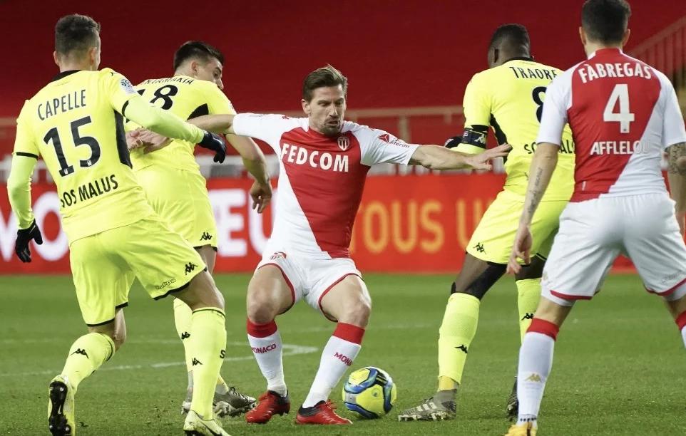 关于摩纳哥不敌对手遭遇连败排名下滑的信息