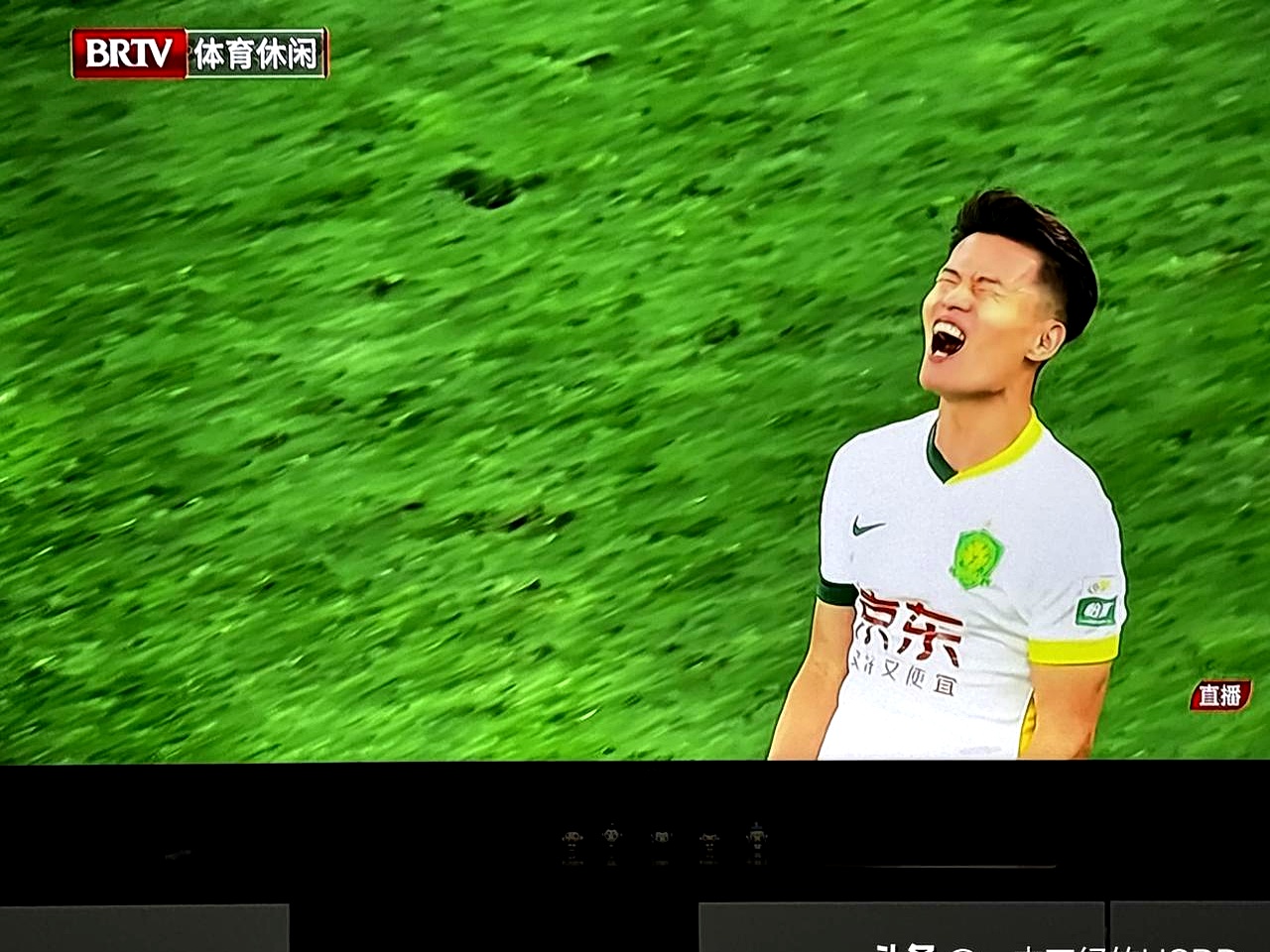 包含国安再战上港，实力对比谁更胜一筹的词条