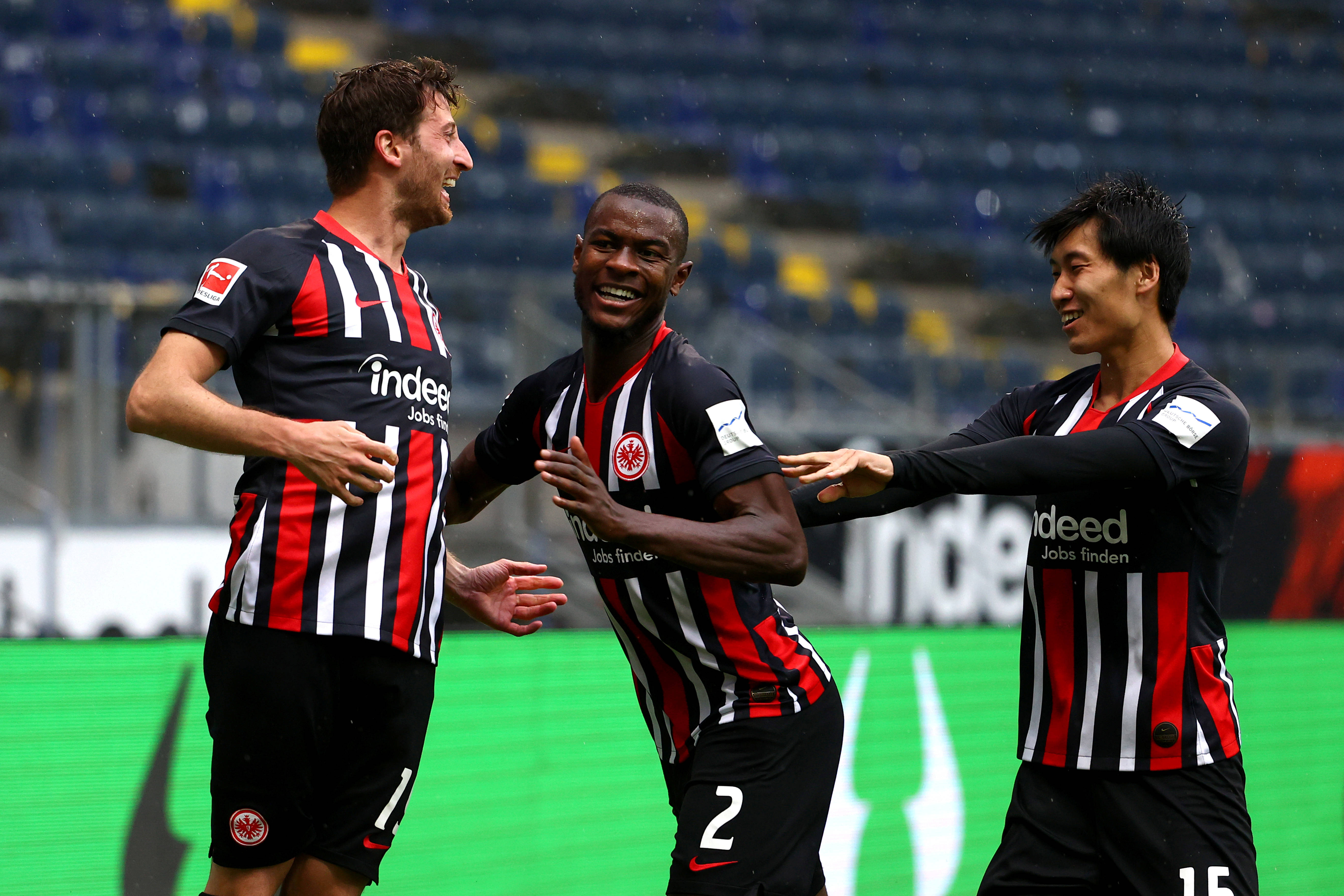 FB体育在线-弗赖堡主场完胜，迈向积分榜前列