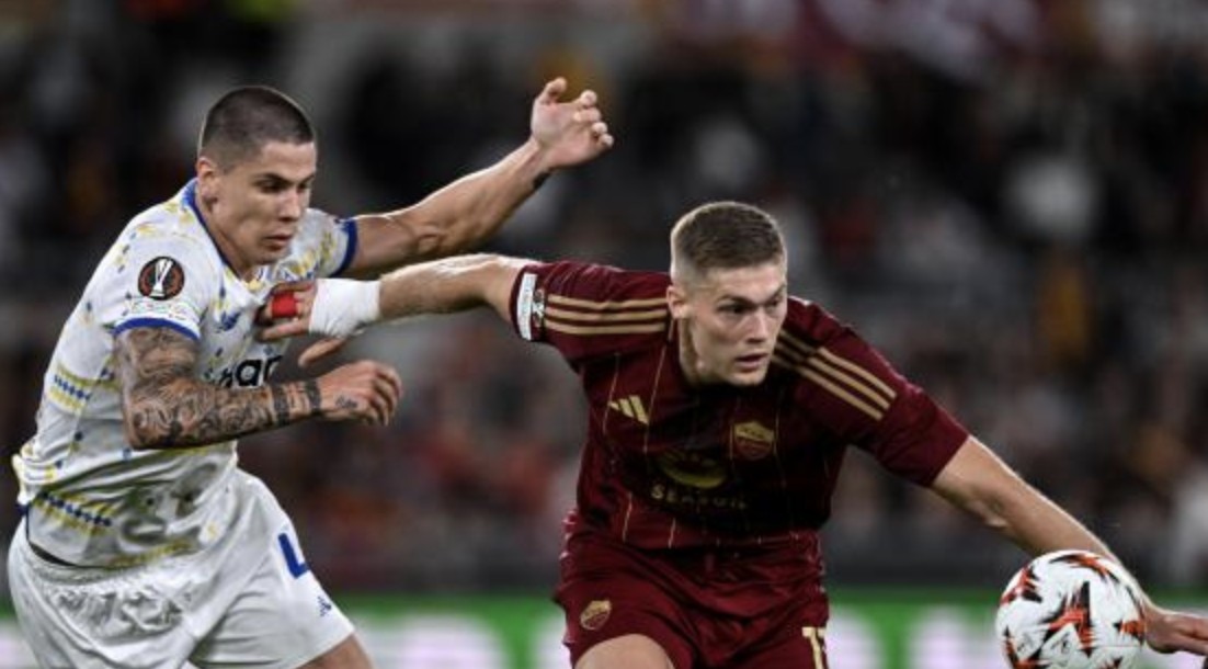 罗马球迷热情助威，盛赞球队表现