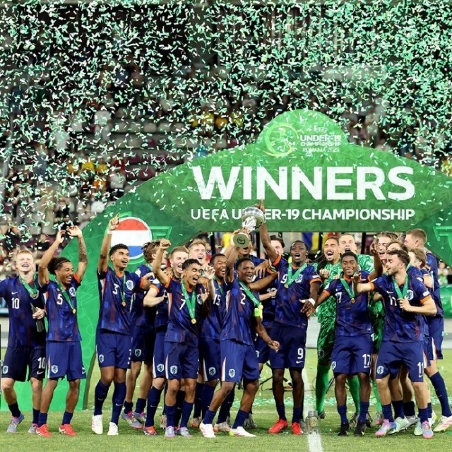 荷兰挑战西班牙，土耳其坚守斯洛伐克