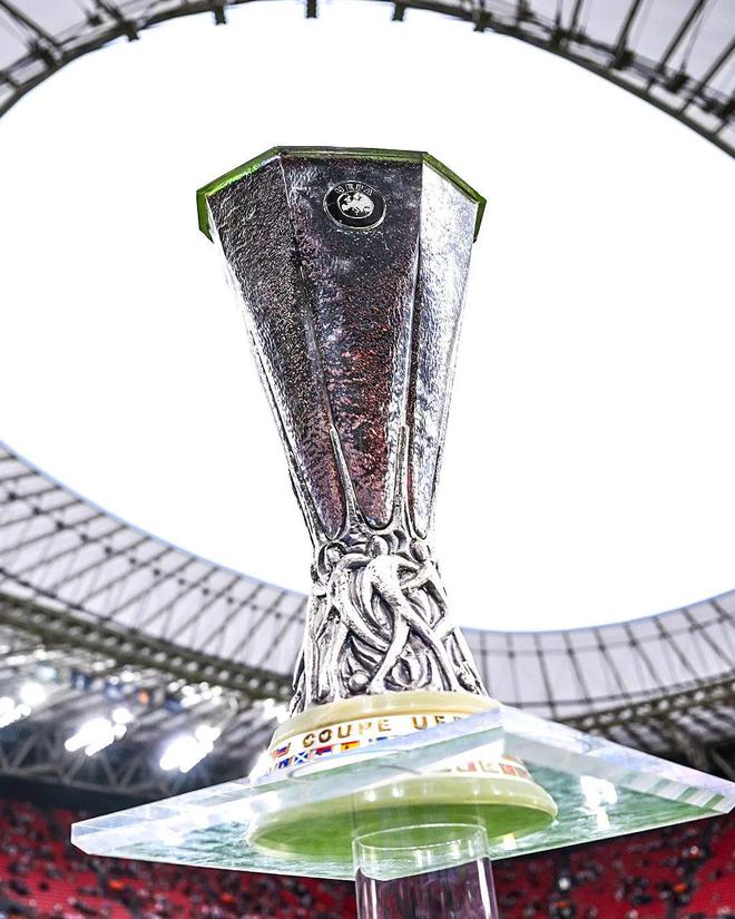 -热刺队联手备战欧冠，冠军梦再次点燃的简单介绍