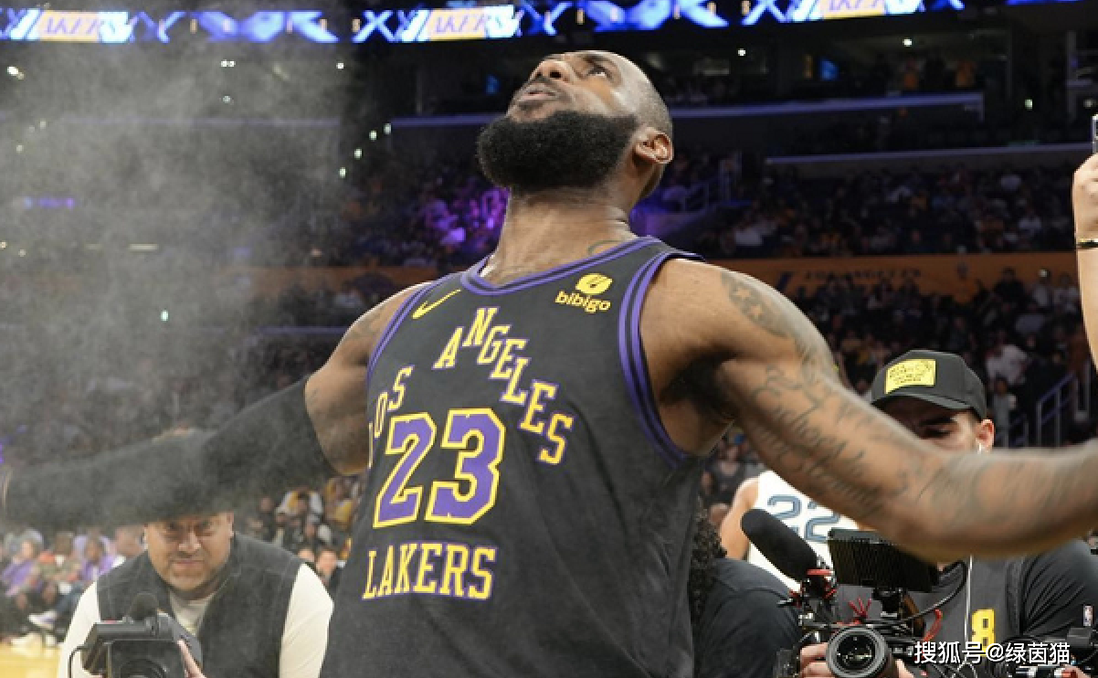 包含皇马神锋连场进球，豪取三连胜的词条