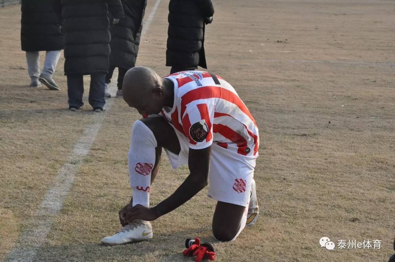 -教练力挺球队，精彩表现赢得观众掌声