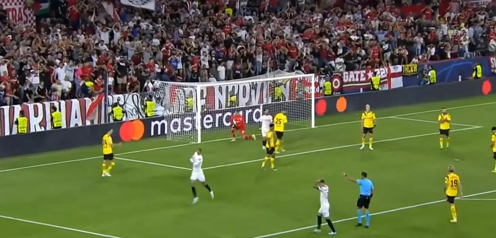 包含曼城客场大胜多特蒙德,提前锁定小组第一的词条 包含曼城客场大胜多特蒙德,提前锁定小组第一的词条