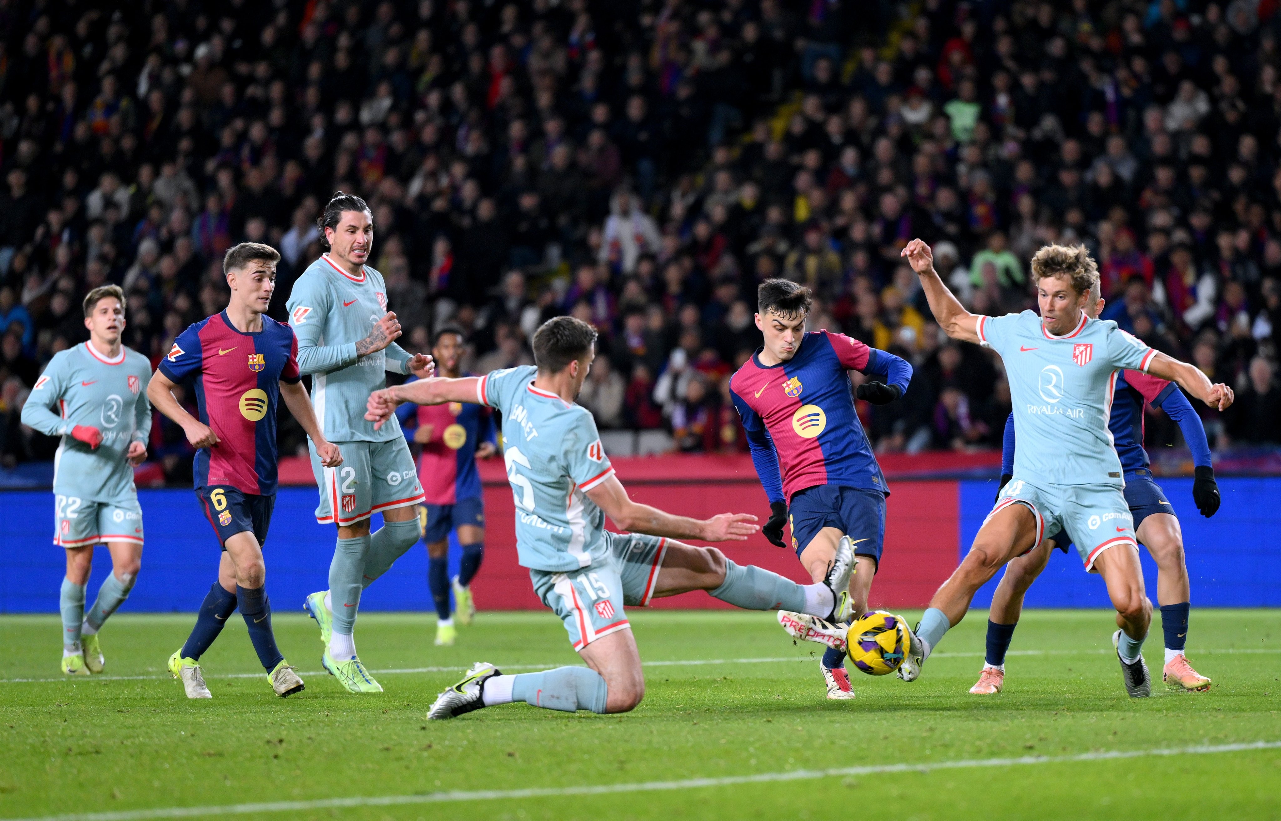 FB体育官网-大名鼎鼎球星压哨绝杀，助球队逆转胜利的简单介绍