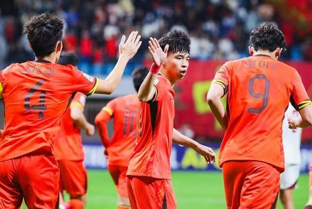 FB体育-重庆斯威连胜两场，冲击中超前八