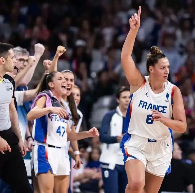 FB体育APP-波兰女篮表现出色，成功晋级奥运半决赛
