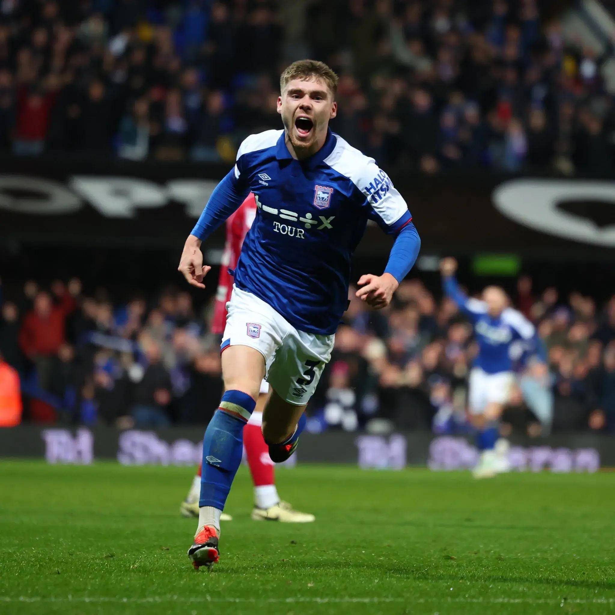 包含水晶宫主场大胜，重获自信排名跻身前列的词条