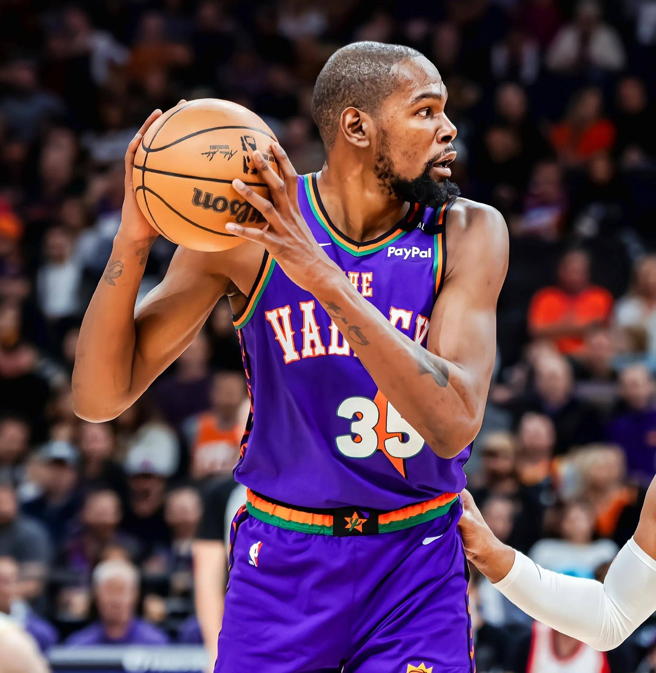 包含太阳客场击败爵士，布克单场砍下+分的词条