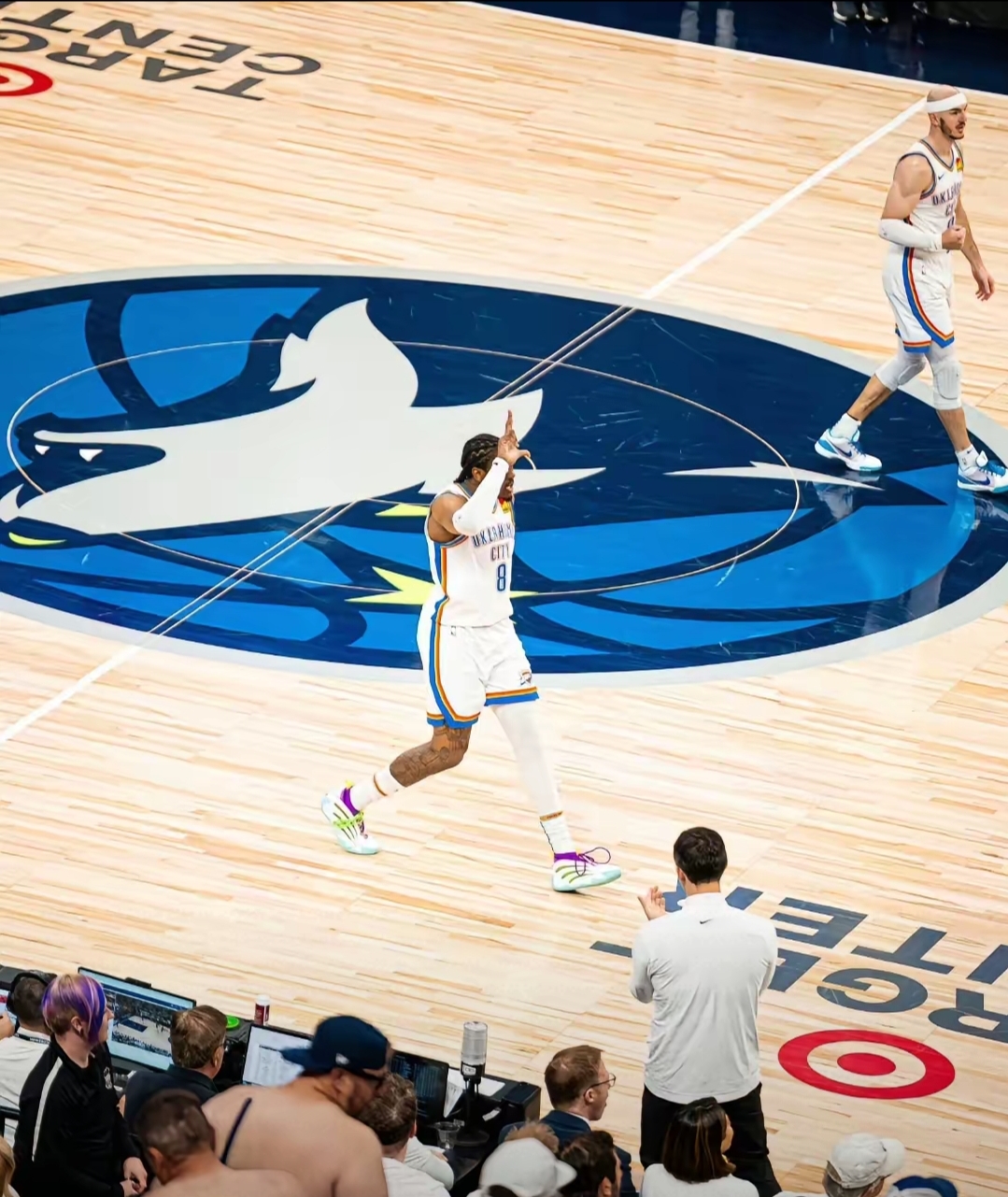 FB体育官网-魔术逆转勇士，小加索尔贡献关键篮板。