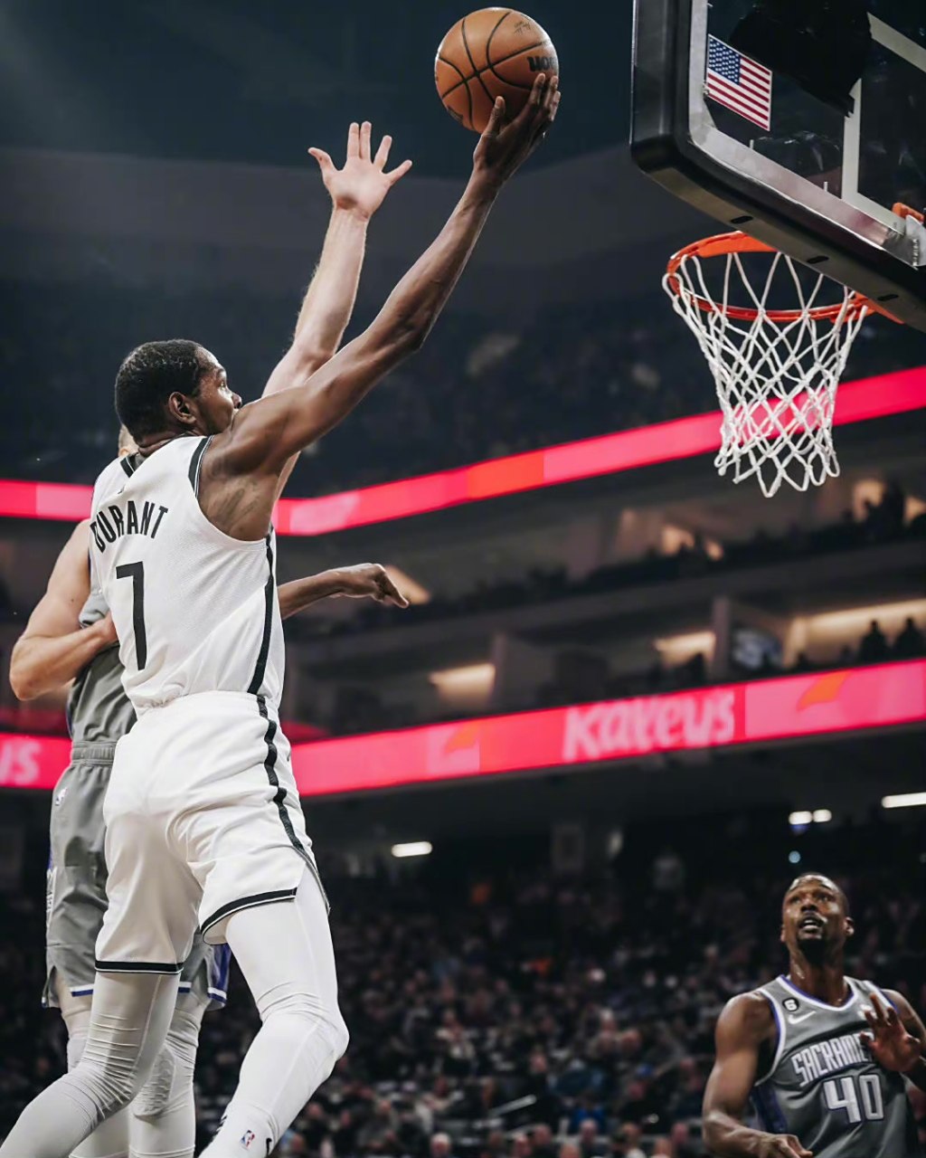 篮网惊险赢得加时赛，勇夺比赛胜利