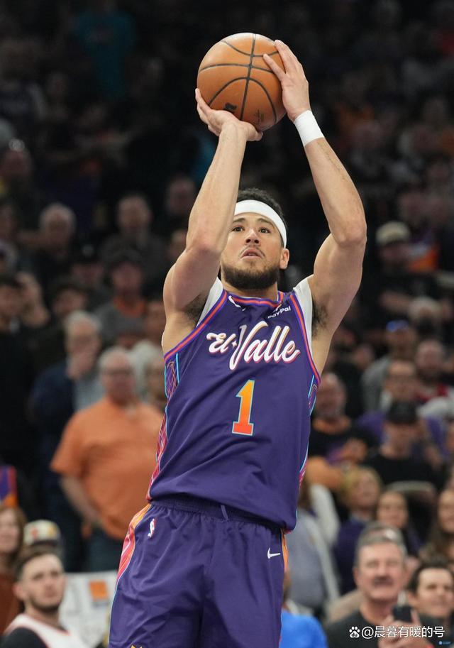 太阳客场胜爵士!布克持续高效 太阳客场胜爵士!布克持续高效